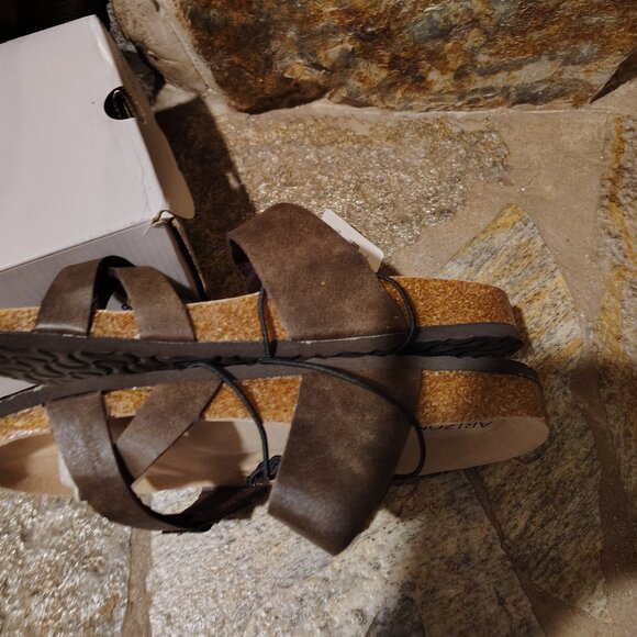 Arizona Fairhaven Womens Adjustable Strap Footbed Sandals Size 8 M Brown NIB NWT - Picture 10 of 11